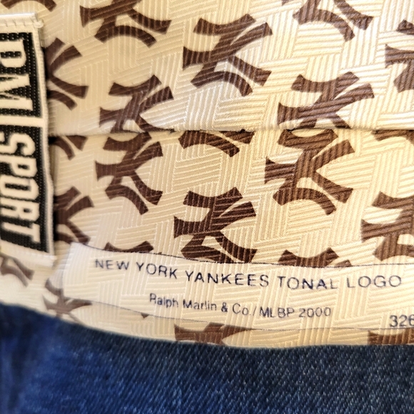 RM Sport New York Yankees Silk Tie pre-owned Official Logo - Picture 2 of 8